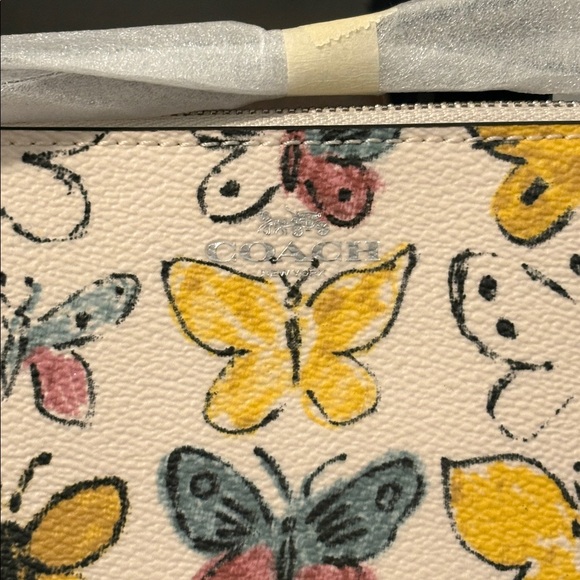 COACH NWT Leather Corner Zip Butterfly Chalk Multicolored Wristlet - Picture 2 of 5